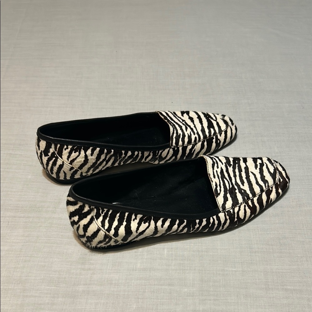Donald J. Pliner Deedee Genuine Calf Hair Flats - Picture 3 of 5